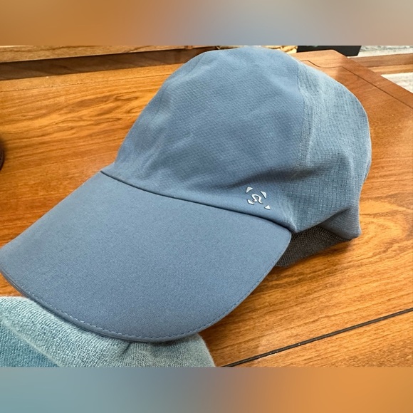 Lululemon Fast and Free Run Hat – Trench Blue / Reflective OS - Picture 1 of 6